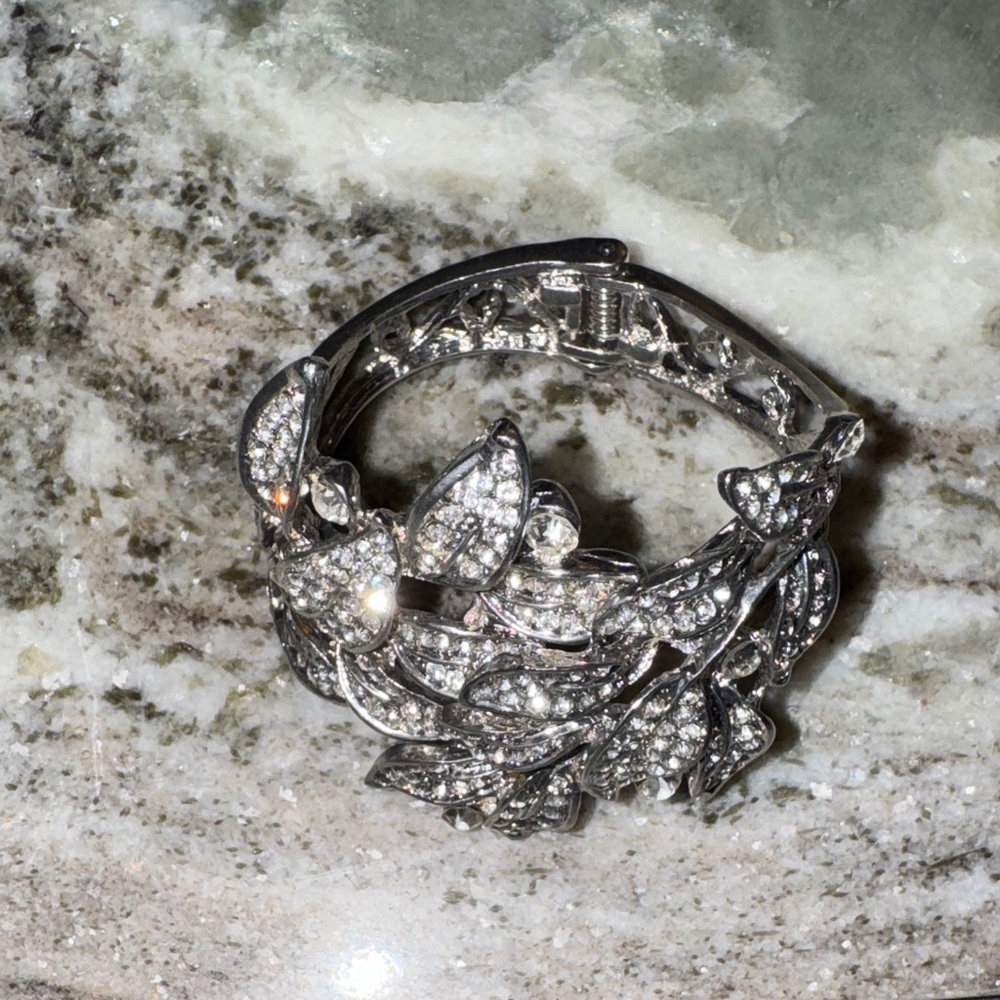 Wide Leaf Bracelet